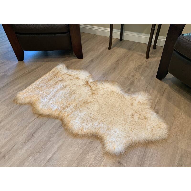 Highland Select Natural Long Wool Sheepskin 1-1/2 Pelt Shag Rug - 2' x 4'