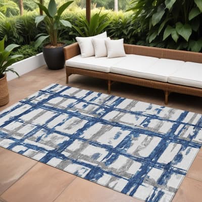 HomeRoots Striped Transitional Rectangle Outdoor Rug