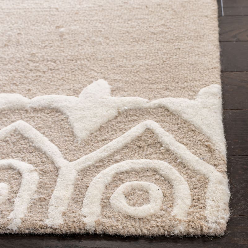 SAFAVIEH, Handmade Bella Willien Modern Floral Wool Rug