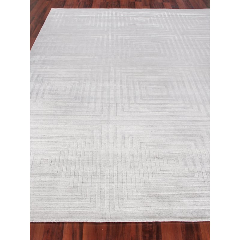 EXQUISITE RUGS Castelli Hand-loomed Bamboo Silk/Wool Ivory Area Rug.