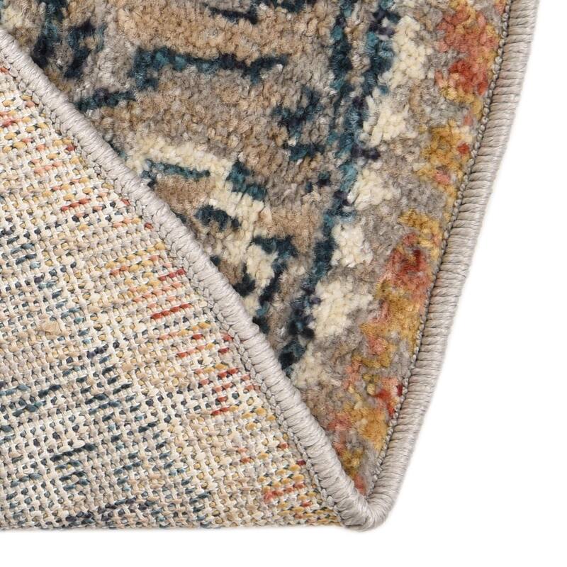 Traditional Nixa Collection Area Rug