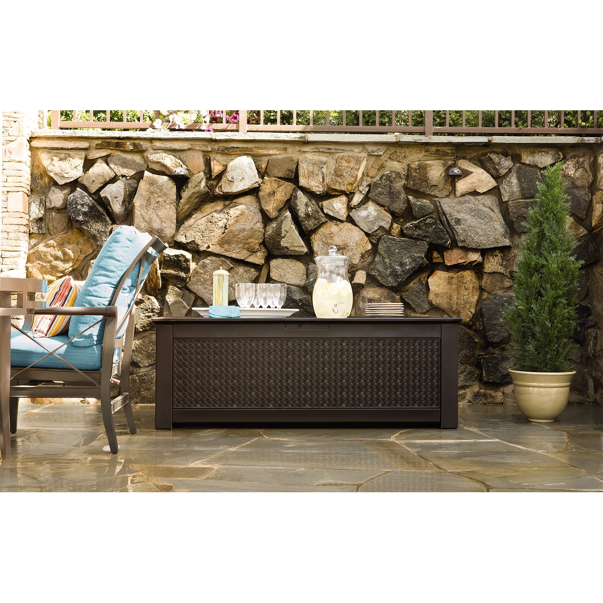 Rubbermaid patio chic storage deck box 1837304 discount