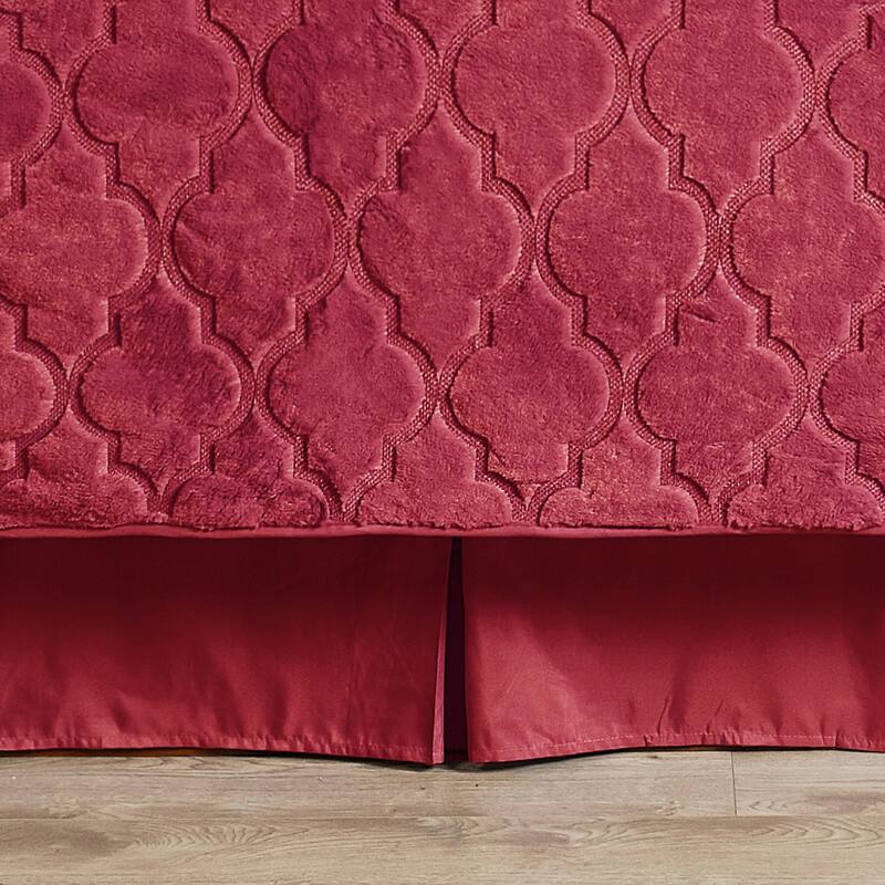 FauxFur Moroccan Design 7-piece Embroidered Quilt Set