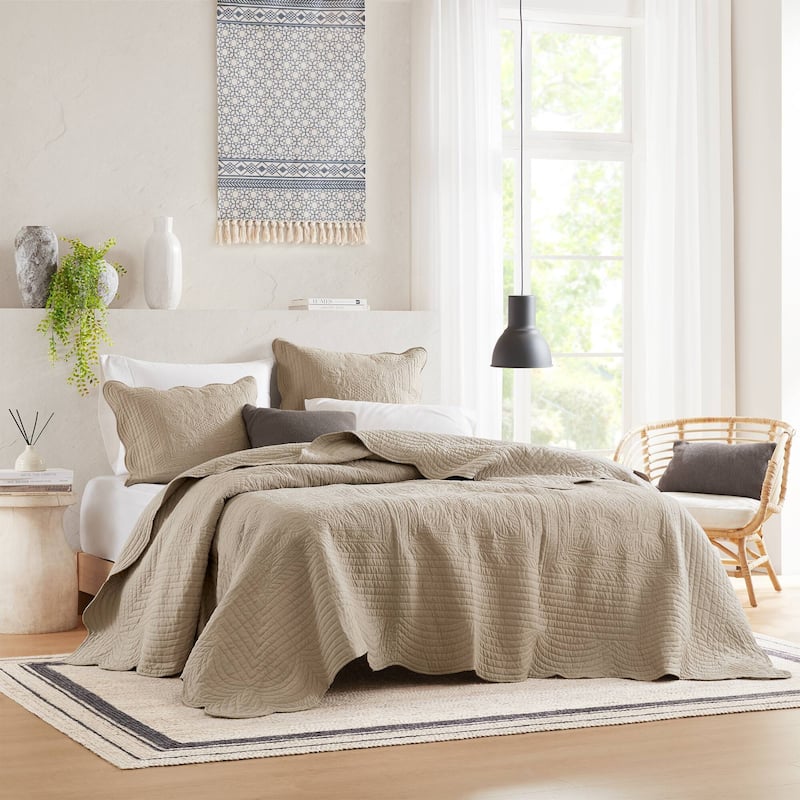 Madison Park Marino 3 Piece Reversible Scalloped Edge Quilt Set