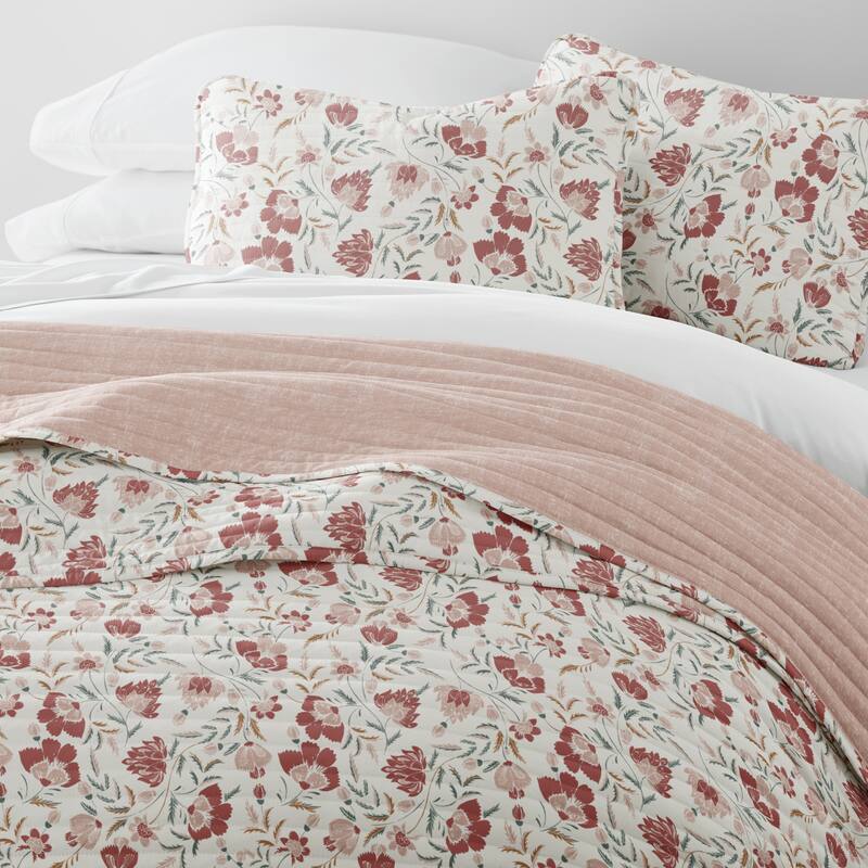 Becky Cameron All Season 3 Piece Floral Reversible Quilt Set - Rose - Queen