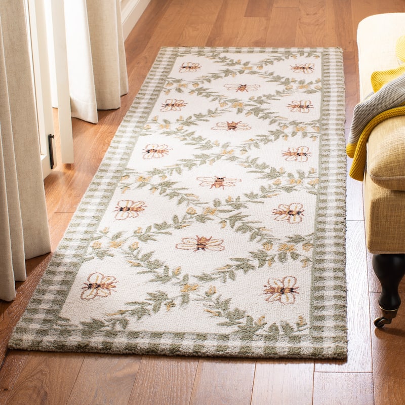 SAFAVIEH Handmade Chelsea Aubree French Country Trellis Wool Rug - 2'6" x 10' Runner - Ivory/Green - Runner
