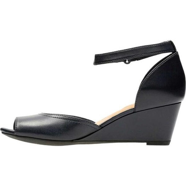 clarks women's flores raye wedge sandal