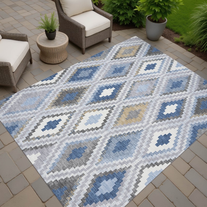 Machine Washable Indoor/ Outdoor Global Geo Chantille Rug - Denim - 2'6" x 3'10"