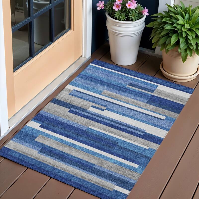HomeRoots Striped Transitional Rectangle Outdoor Rug - 3' x 5'