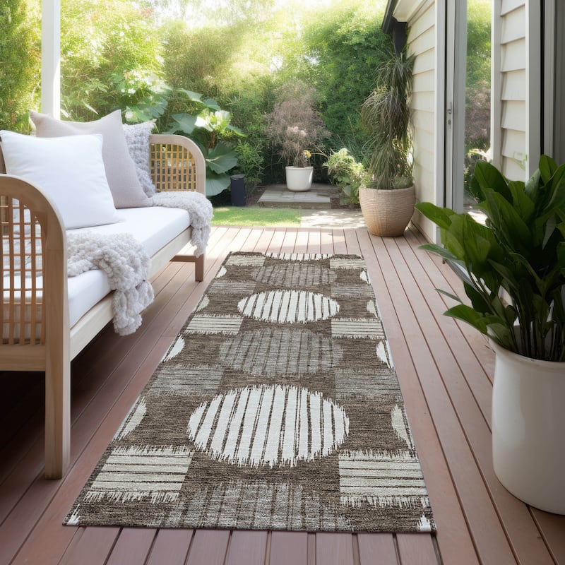 Machine Washable Indoor/ Outdoor Chantille Contemporary Dotty Rug - Brown - 2'3" x 7'6"