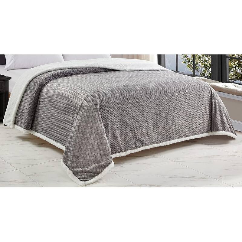 Décor&More HomeEssentials Extra Heavy and Plush Chevron Braided King Size Microplush Blanket with Sherpa Backing 108x90 - Grey