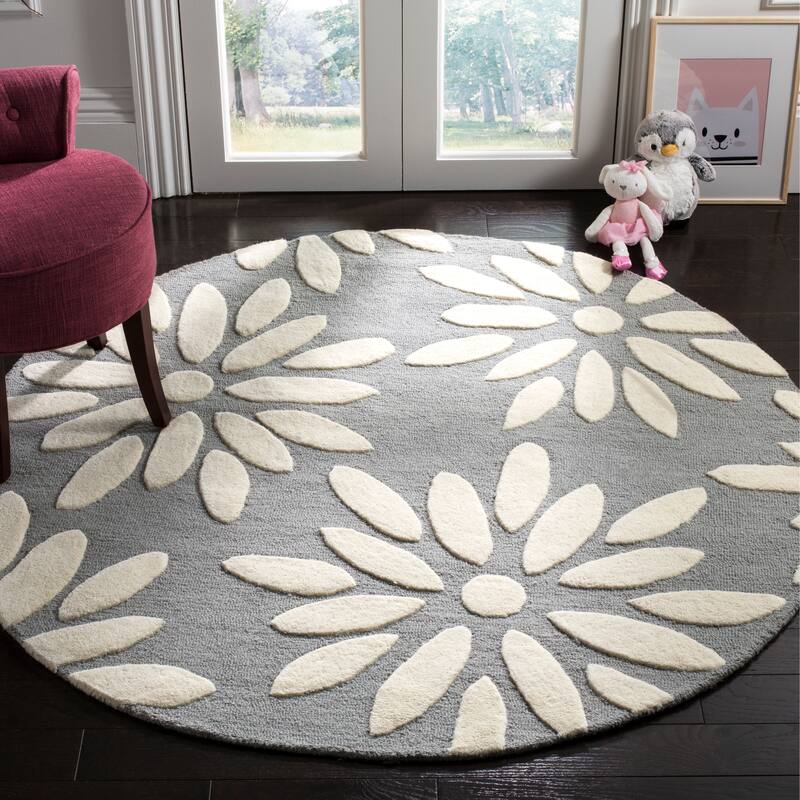 SAFAVIEH Handmade SAFAVIEH Kids Fleurette & Tween Wool Rug - 5' x 5' Round - Grey/Ivory
