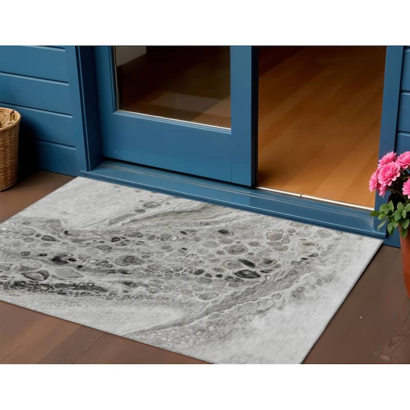 HomeRoots Abstract Transitional Rectangle Outdoor Rug - 3' x 5'