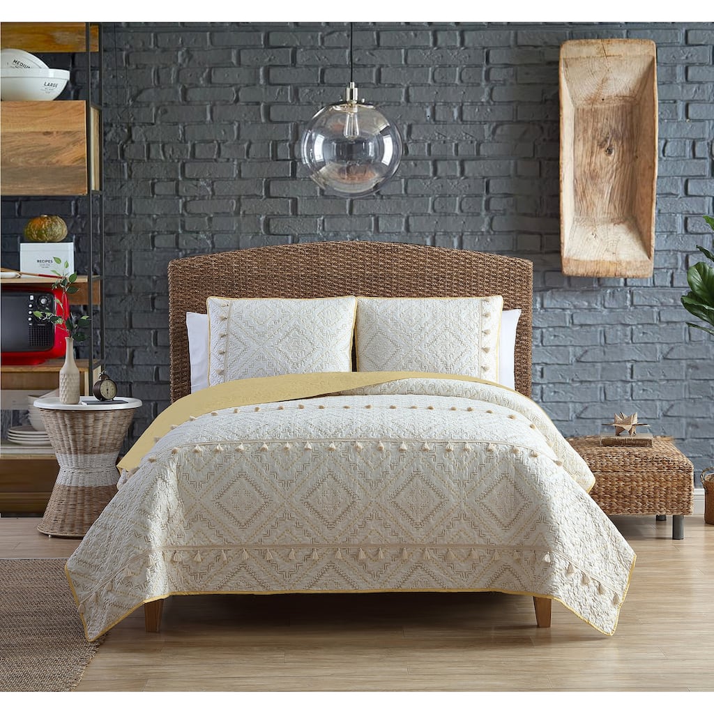 DESIGN STUDIO Skye Tribal Gold Soft Microfiber Quilt Set with Tassels