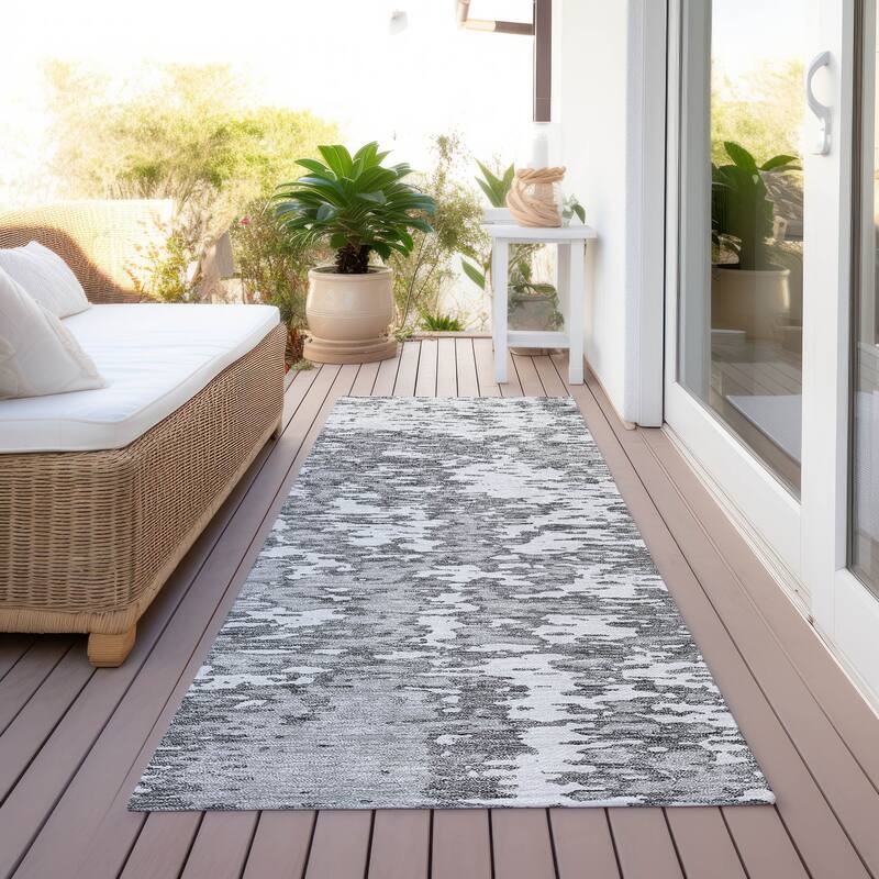 Machine Washable Indoor/ Outdoor Abstract Pixels Chantille Rug - Gray - 2'3" x 7'6"