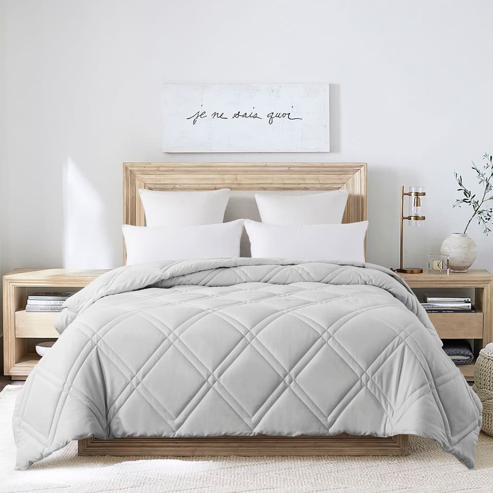 Double Diamond Down Alternative Comforter