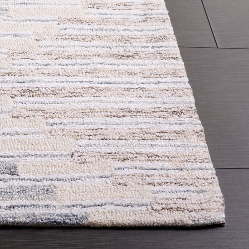 SAFAVIEH Handmade Ebony Renie Wool Rug