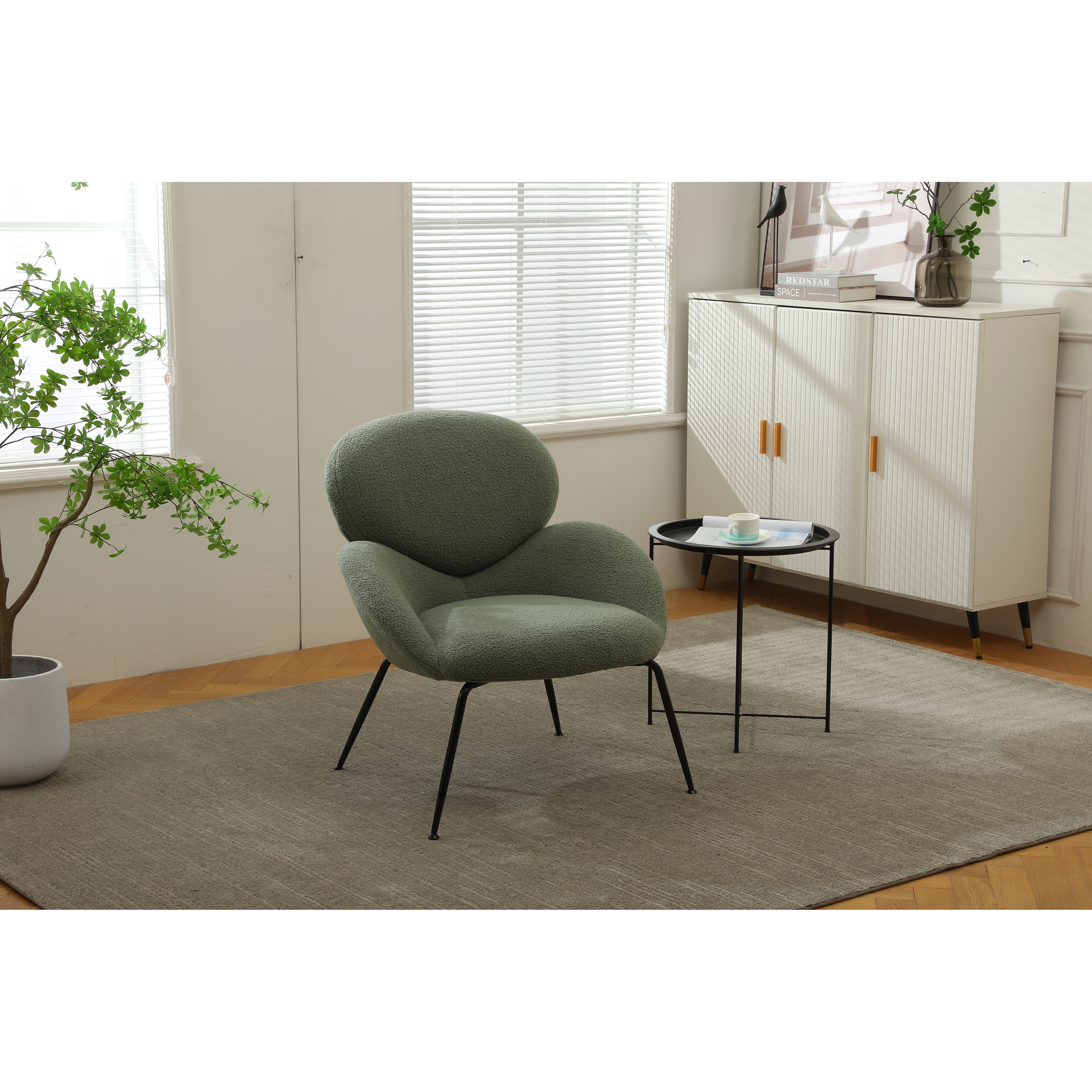 Black sherpa chair sales