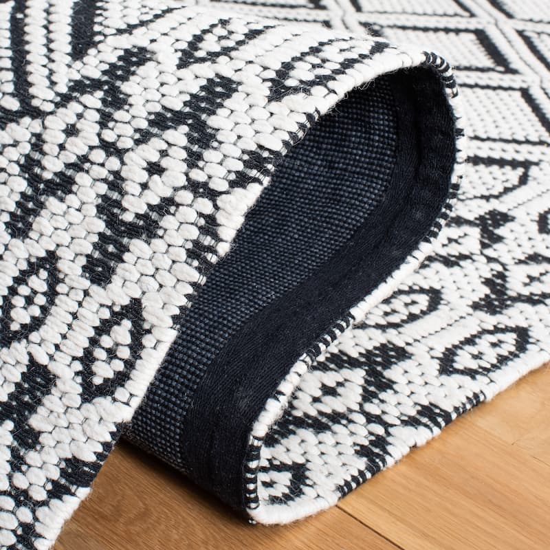 SAFAVIEH Handmade Marbella Hjalmdis Geometric Wool Rug