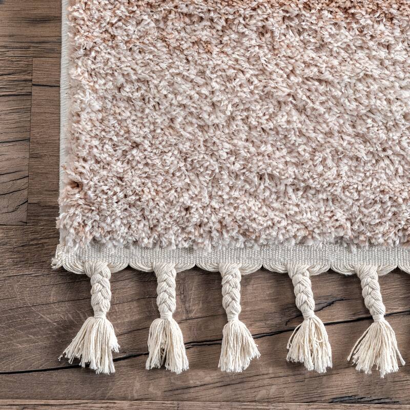 Nuloom Kassidy Shaggy Contemporary Tassel Area Rug
