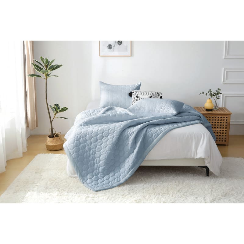 Better Style Home Microfiber Honeycomb Quilt Sets