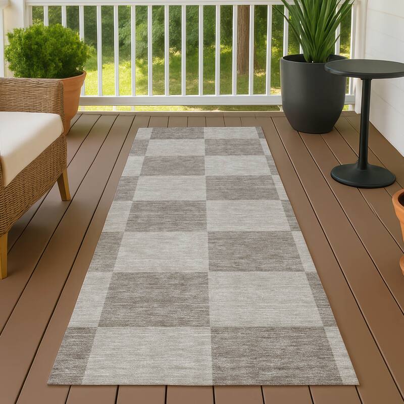 Machine Washable Indoor/ Outdoor Modern Checker Chantille Rug - Khaki - 2'3" x 7'6"