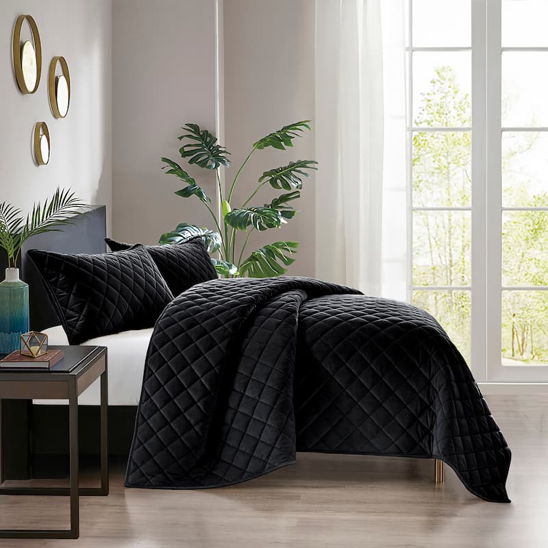 Pointehaven Heavy-Weight Oversized Diamond Design Velvet Quilt Sets