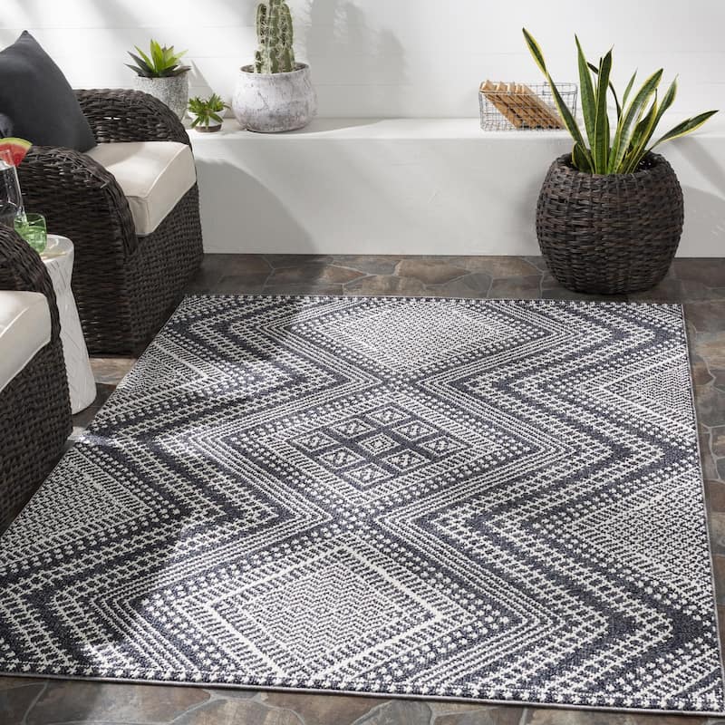 Surya Rosie Indoor/ Outdoor Moroccan Diamond Area Rug