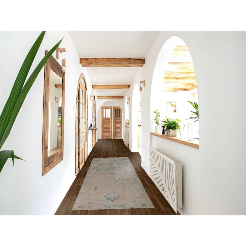 Hand Knotted Oriental 100% Wool Carpet Transitional Floral Beige & Ivories Oushak Runner Rug - 9' 10'' X 2' 8''