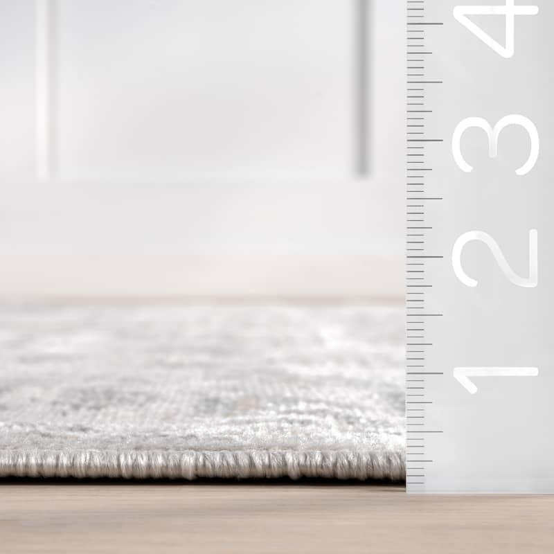 Nuloom Lilibet Traditional Medallion Area Rug