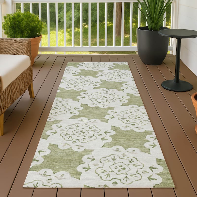 Machine Washable Indoor/ Outdoor Global Motif Chantille Rug - Aloe - 2'3" x 7'6"