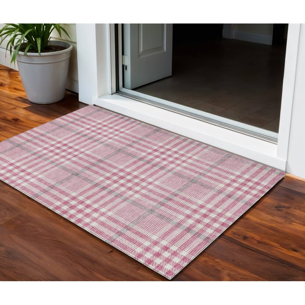 HomeRoots Plaid Transitional Rectangle Outdoor Rug