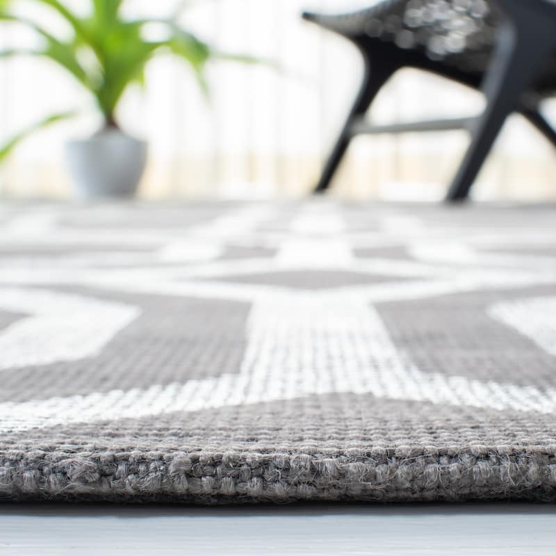 SAFAVIEH Handmade Cedar Brook Igbale Modern Jute Rug