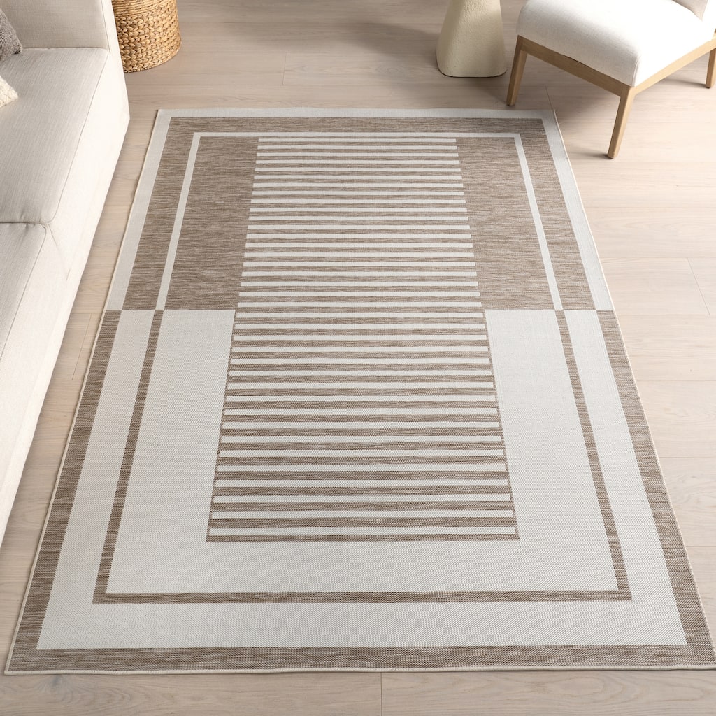 Nuloom Caoimhe Geometric Indoor/Outdoor Area Rug