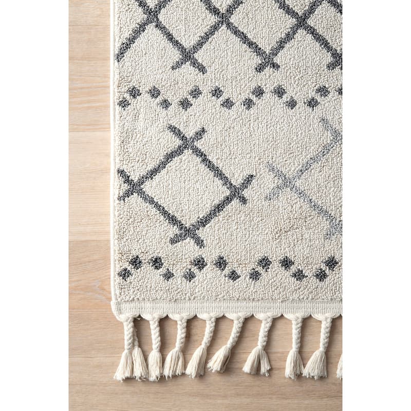 Nuloom Contemporary Modern Trellis Outdoor Tassel Area Rug