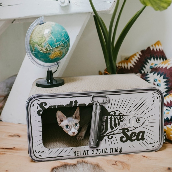 District 7 shop cat scratcher