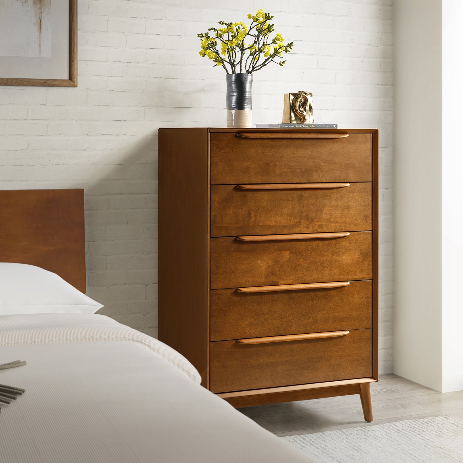 HULALA HOME Phineus 48.25"H Mid-century Modern 5-Velvet-lined-Drawer Dresser with Solid Wood Legs