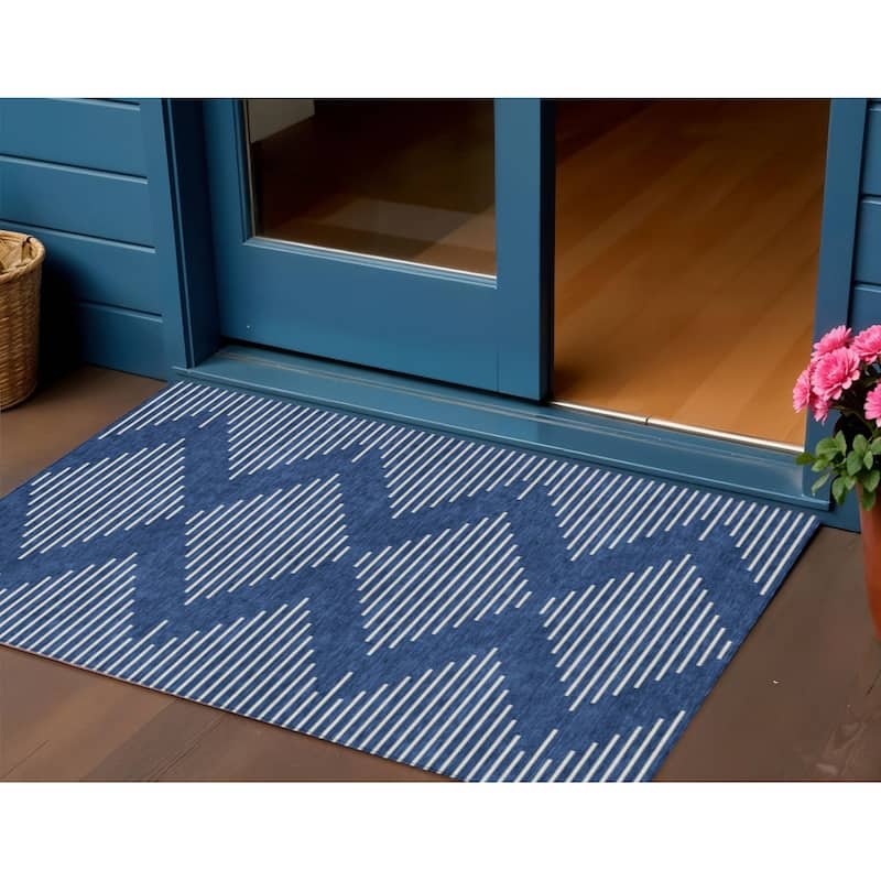 HomeRoots Geometric Transitional Rectangle Outdoor Rug - 3' x 5'