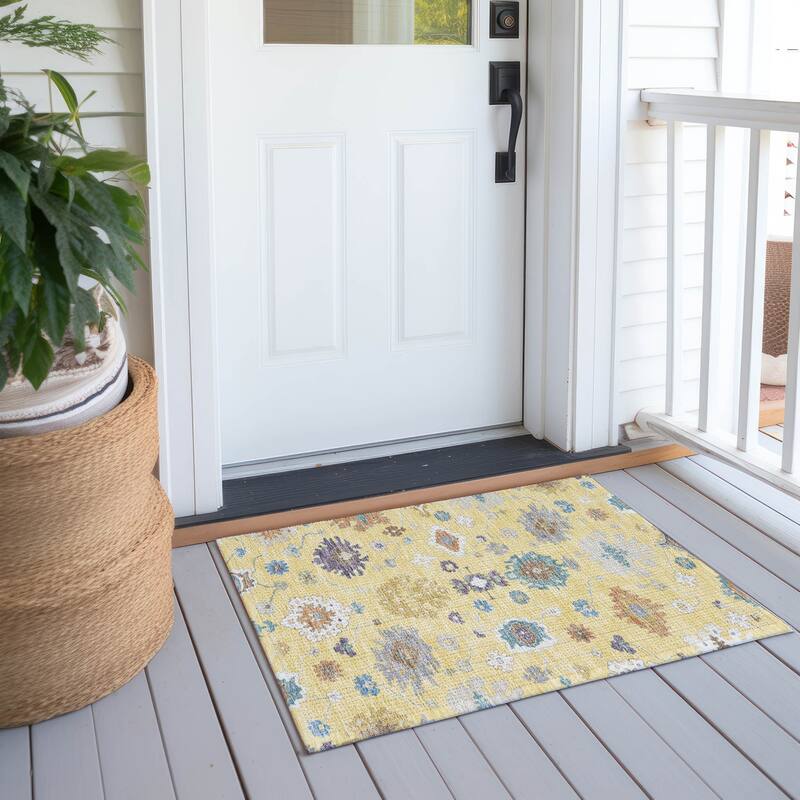 Machine Washable Indoor/ Outdoor Traditonal Delhi Chantille Rug - Yellow - 1'8" x 2'6"