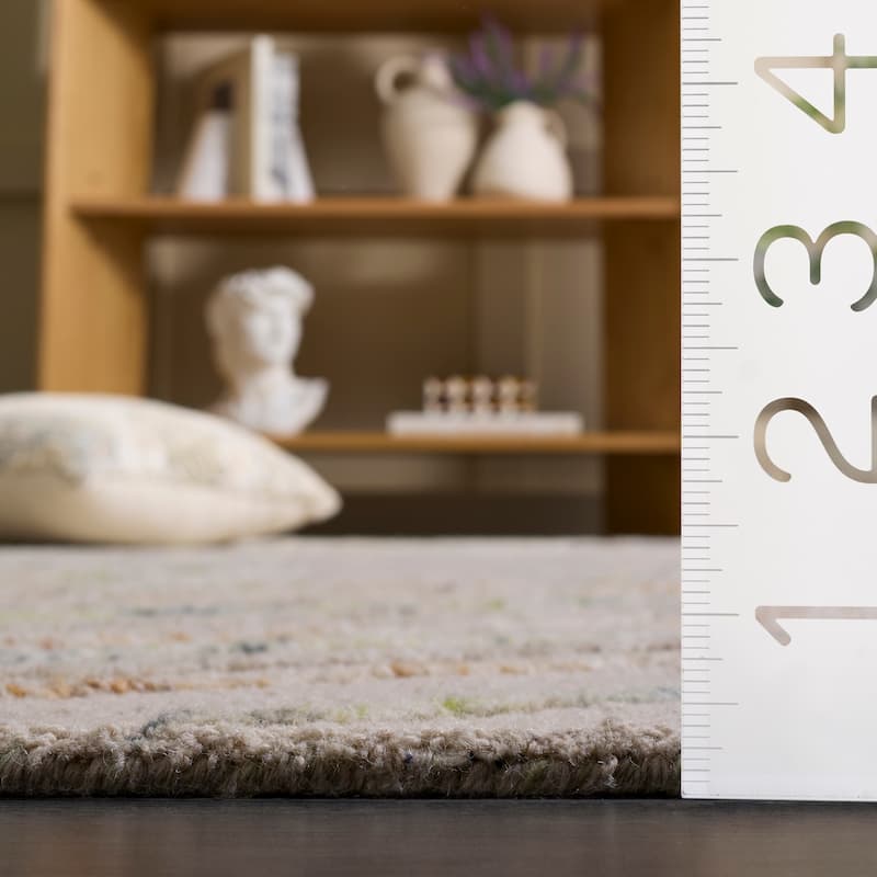 SAFAVIEH Handmade Harvest Tayuko Wool Rug