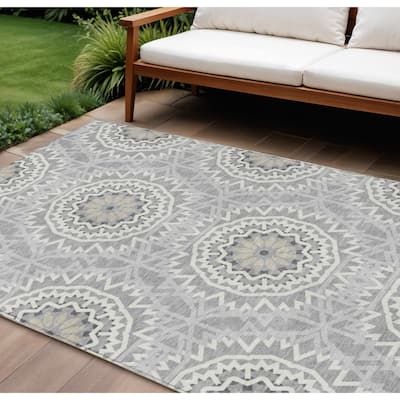 HomeRoots Floral Medallion Transitional Rectangle Outdoor Rug