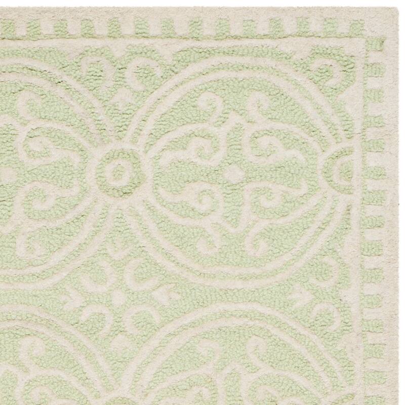 SAFAVIEH Handmade Cambridge Myrtis Moroccan Wool Rug