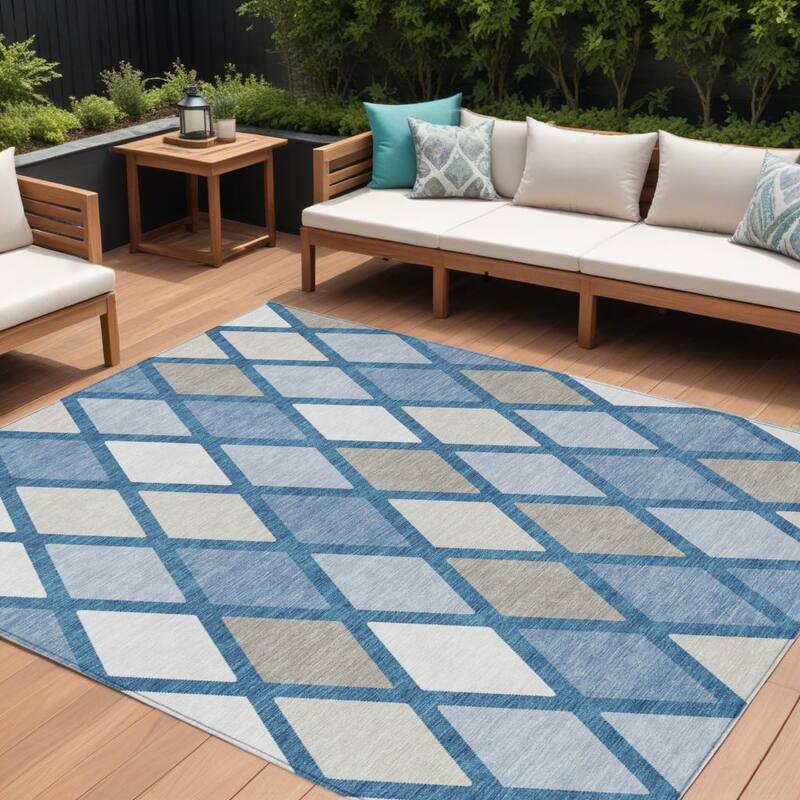 HomeRoots Geometric Transitional Rectangle Outdoor Rug - 9' X 12'