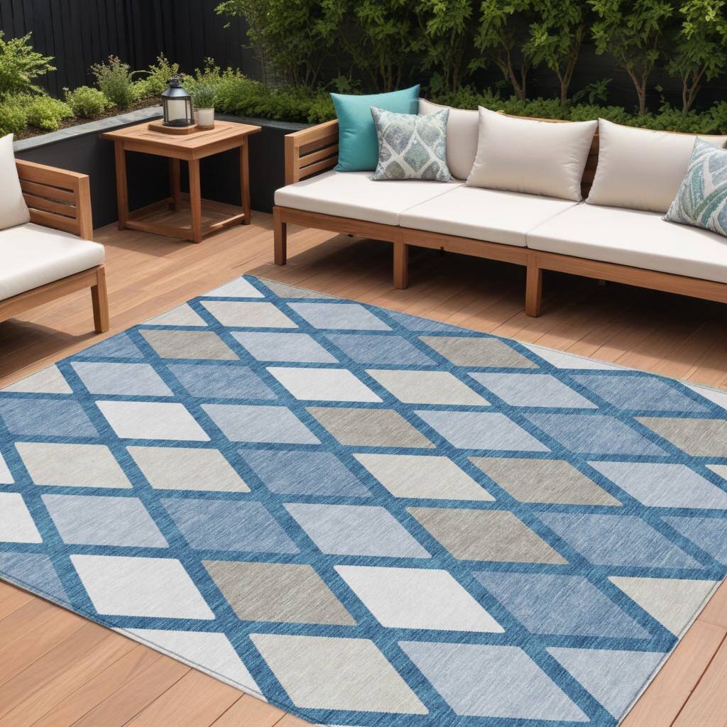 HomeRoots Geometric Transitional Rectangle Outdoor Rug