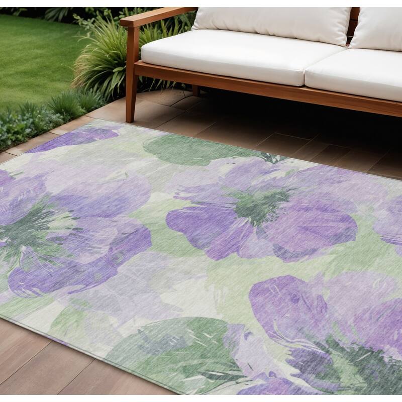 HomeRoots Floral Transitional Rectangle Outdoor Rug - 10' X 14'