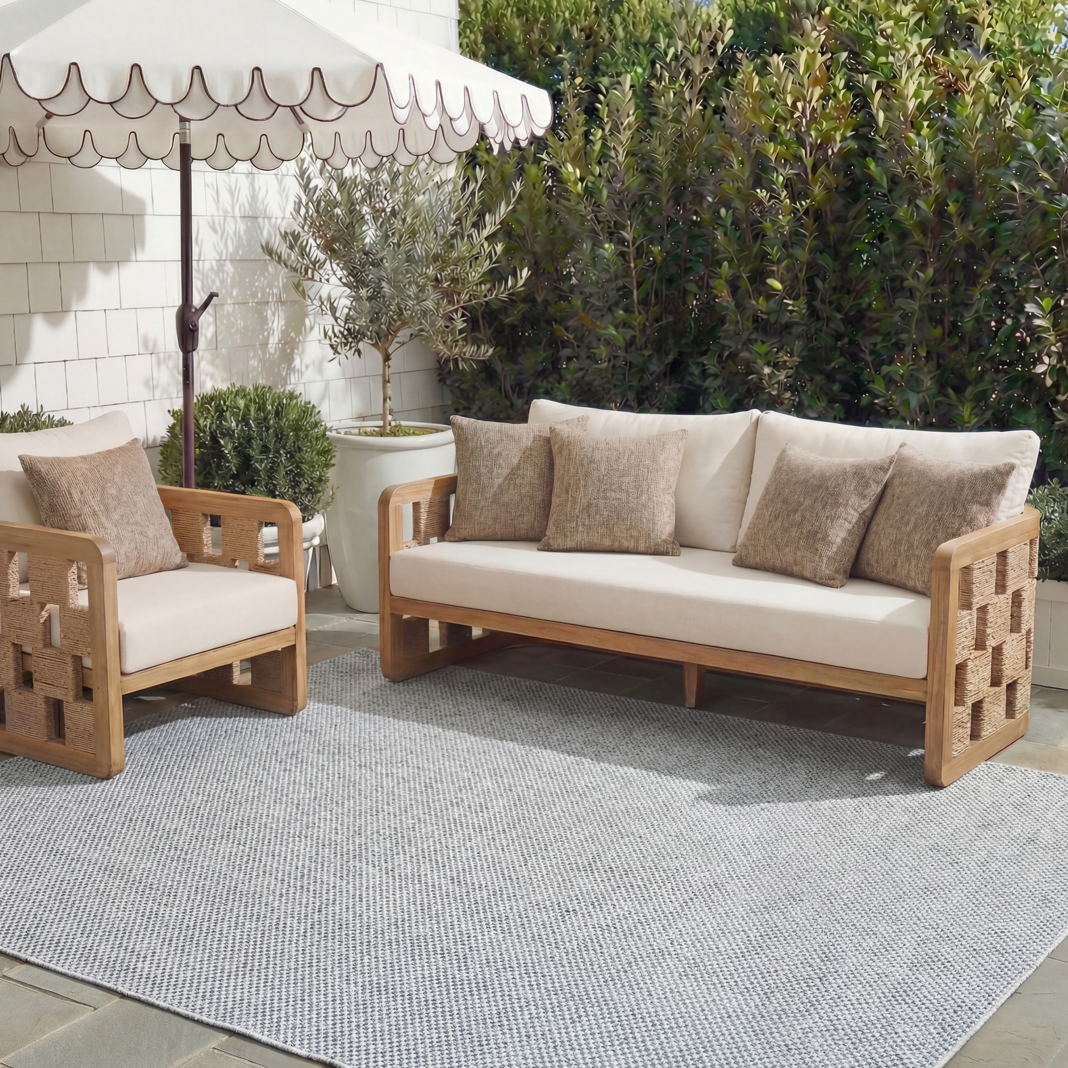 SAFAVIEH Courtyard Begajeta Indoor/Outdoor Waterproof Patio Backyard Rug.