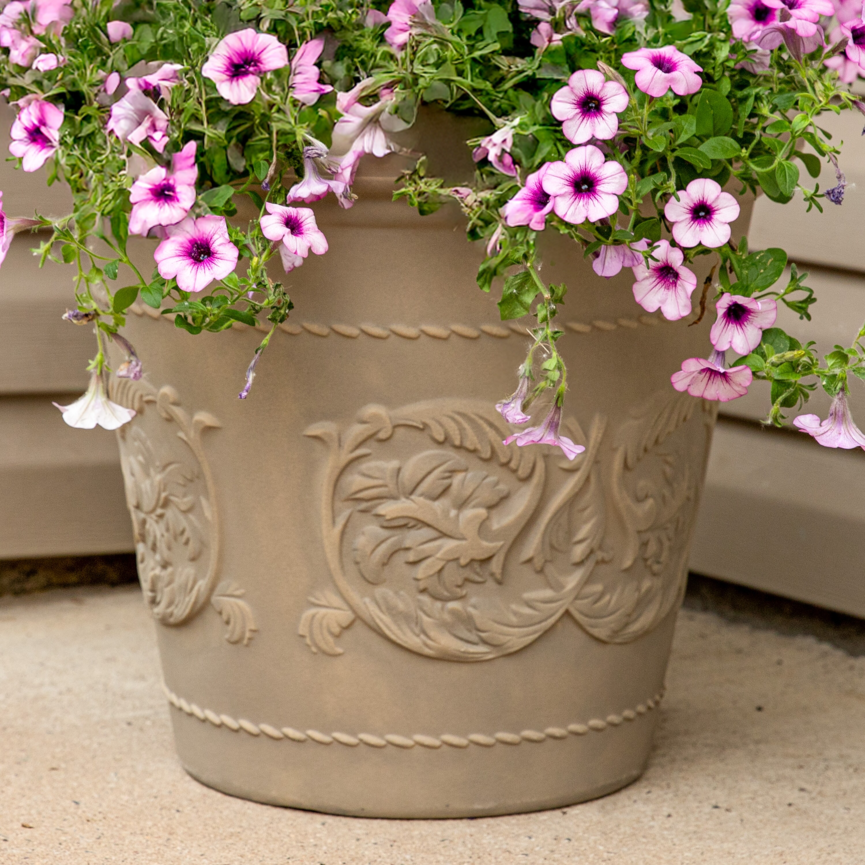 Sunnydaze Arabella Polyresin Large Round Outdoor Planter