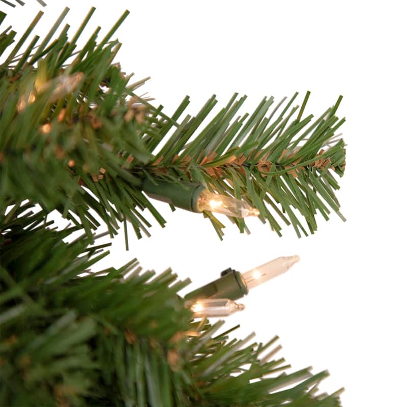 Deluxe Dorchester Pine Artificial Christmas Wreath 18-Inch Clear Lights - 18"