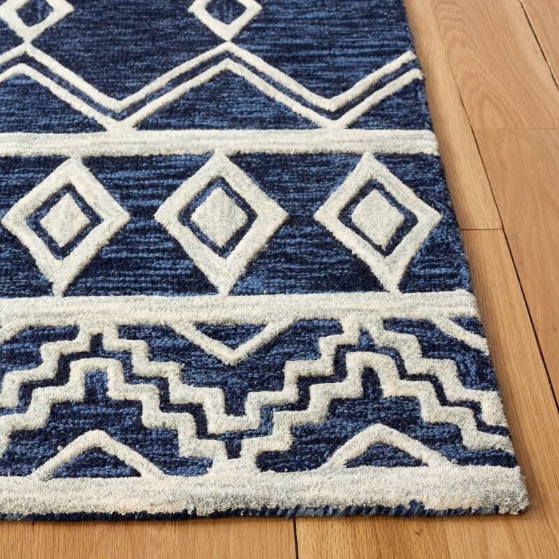 SAFAVIEH Handmade Abstract Zelina Modern Wool Rug