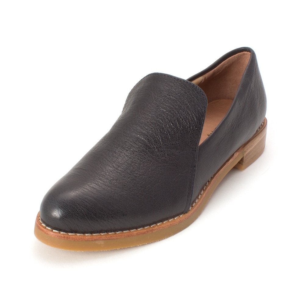 black pointed loafers womens